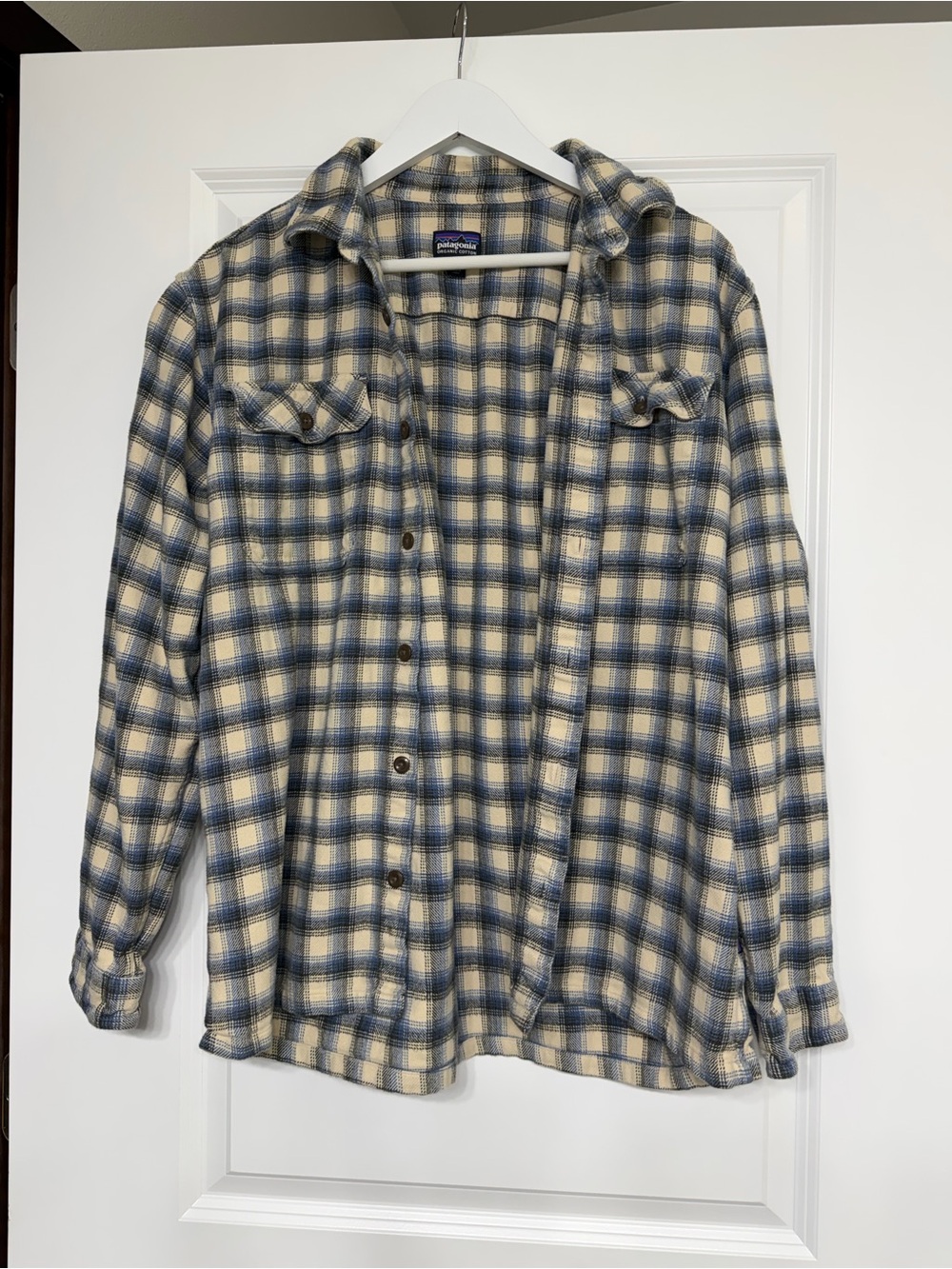 Patagonia Men’s Navy & Cream Plaid Button-Down Flannel Shirt